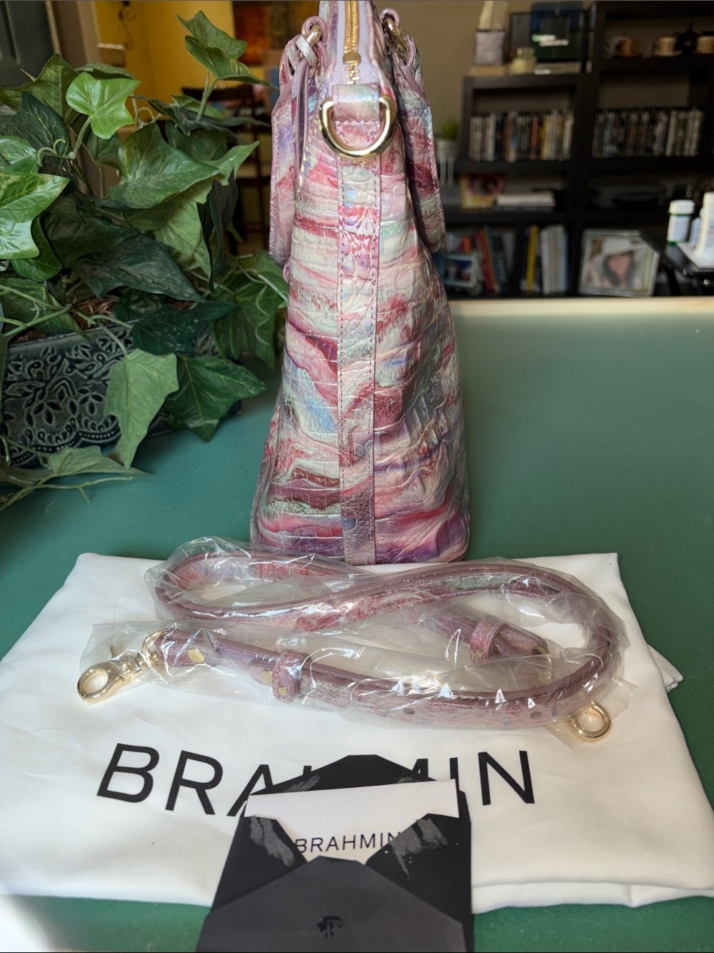 Brahmin Large Duxbury Pink Aura color way Croc-Embossed Satchel. Like new!! - Picture 3 of 8